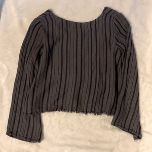 Cloth & Stone bell sleeve shirt size M